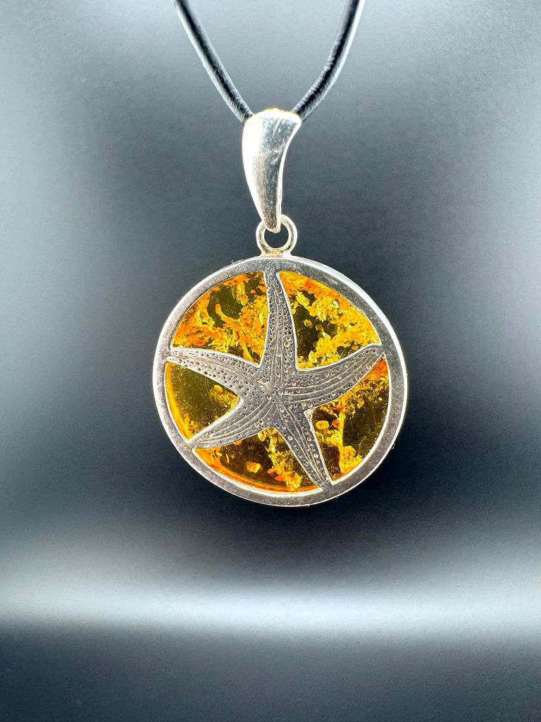 925er Seestern auf Bernstein